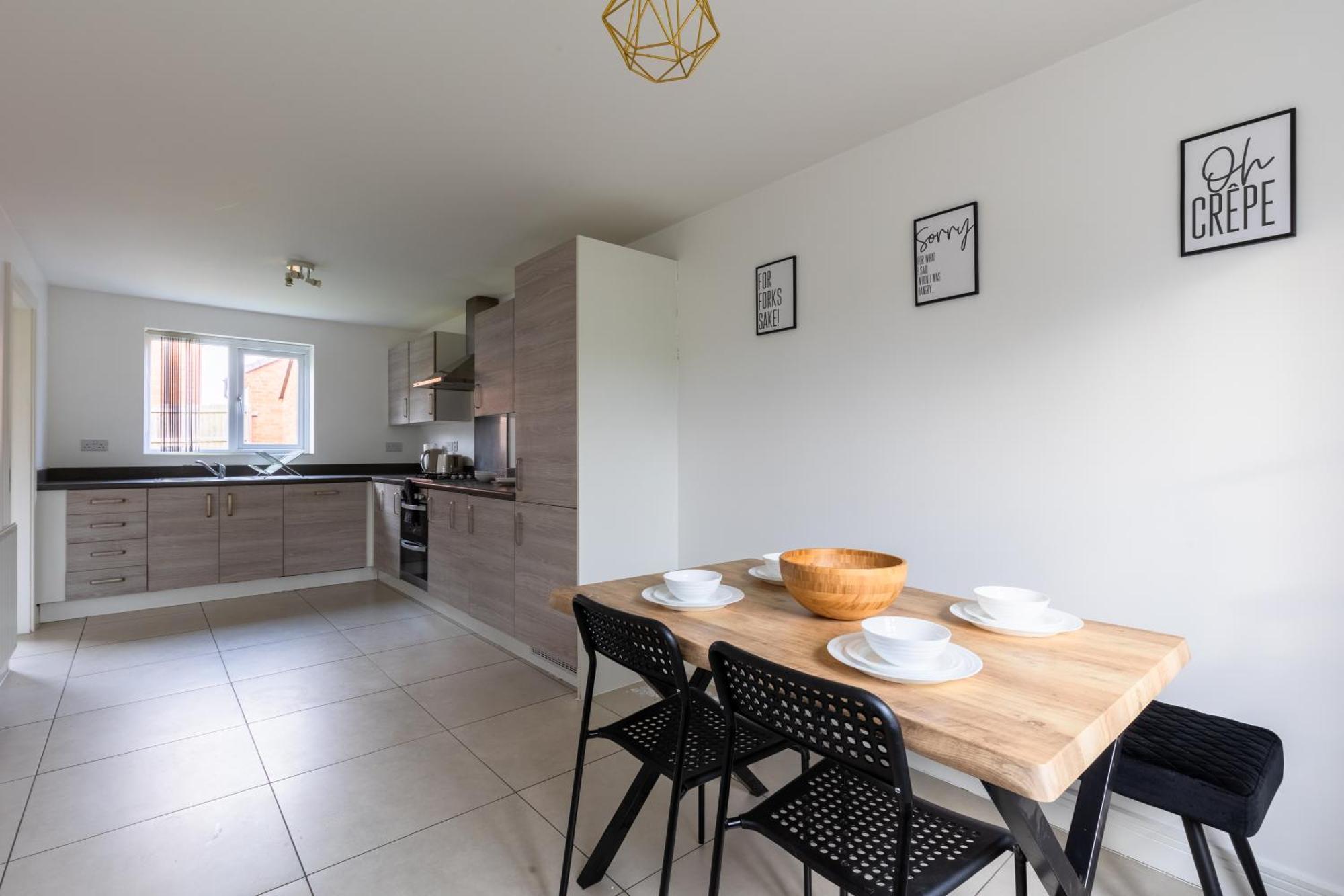 Spacious 4-Bedroom Home Near City Centre With Parking Νότιγχαμ Εξωτερικό φωτογραφία